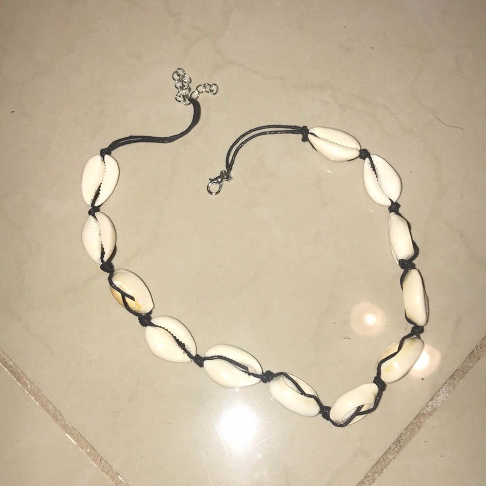 Boho Sea Shell Choker Beige Black Rope - Picture 3 of 6